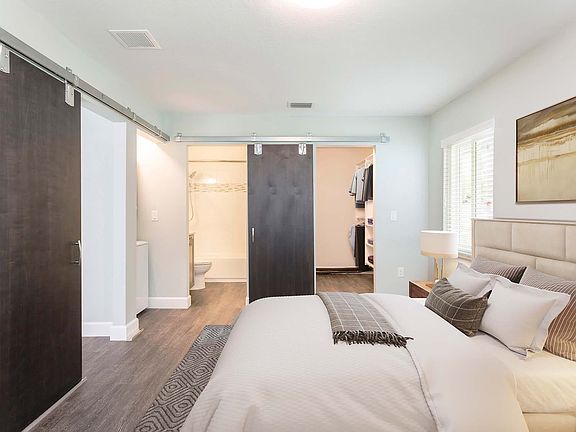 5th image of 551 S Semoran Blvd #1