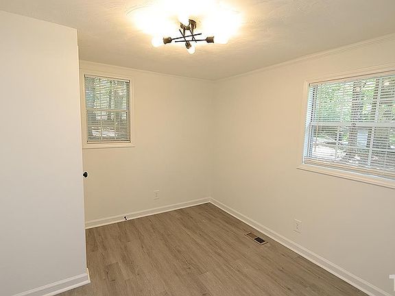 5th image of 3318 Gibbs Ln