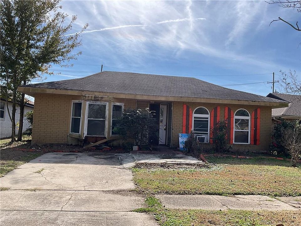1st image of 135 Miami Pl