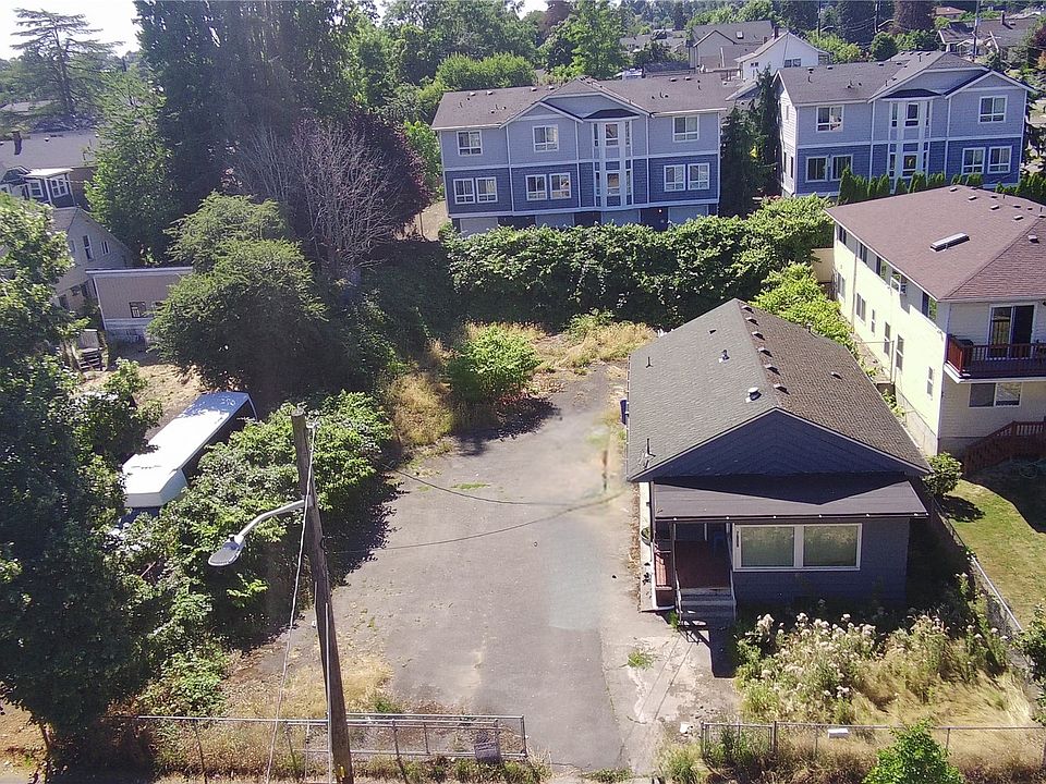 2nd image of 7809 Rainier Avenue S