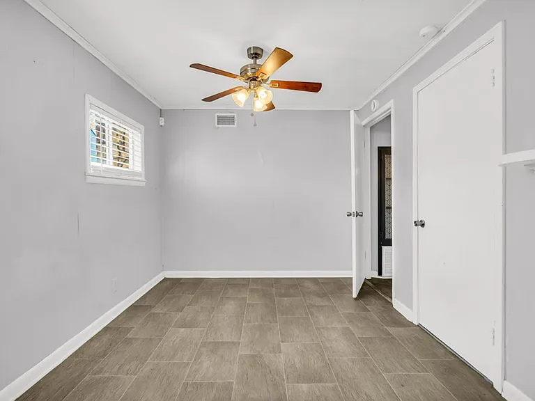 654A W Main St — Photo 15