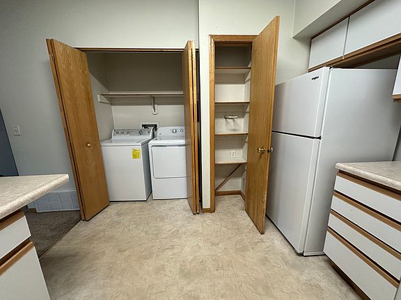 5th image of 2888 Coral Ct APT 202