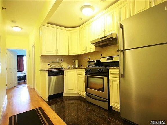 5th image of 3079 32nd St APT 3R