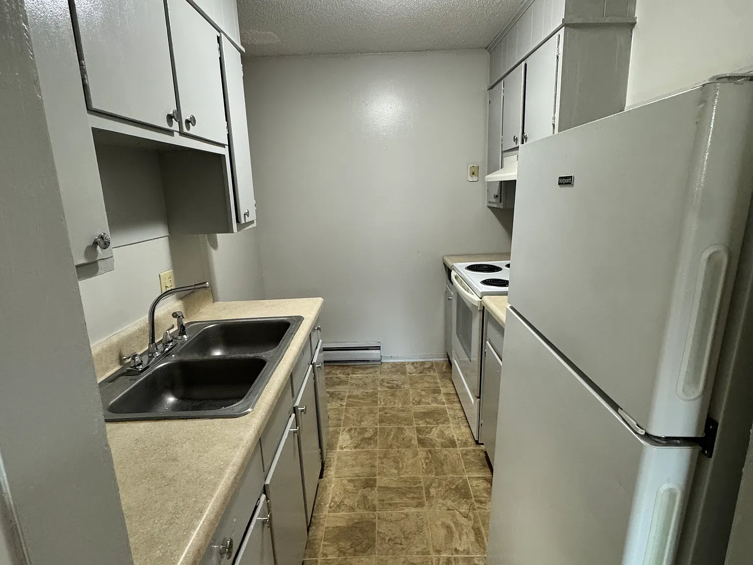 3 bed, 700 sqft, $750 — Photo 4