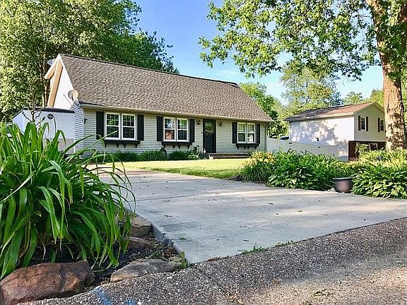 2nd image of 7422 Oakdale Dr