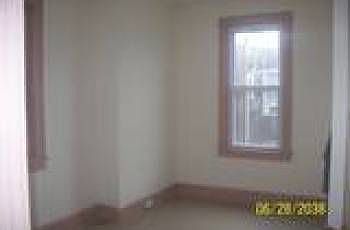 3rd image of 2264 E Monmouth St