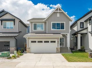 57 E Westmore Park SW, Calgary, AB T3H6A9