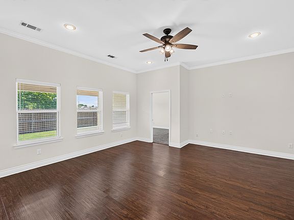 5th image of 8507 Christie Ln