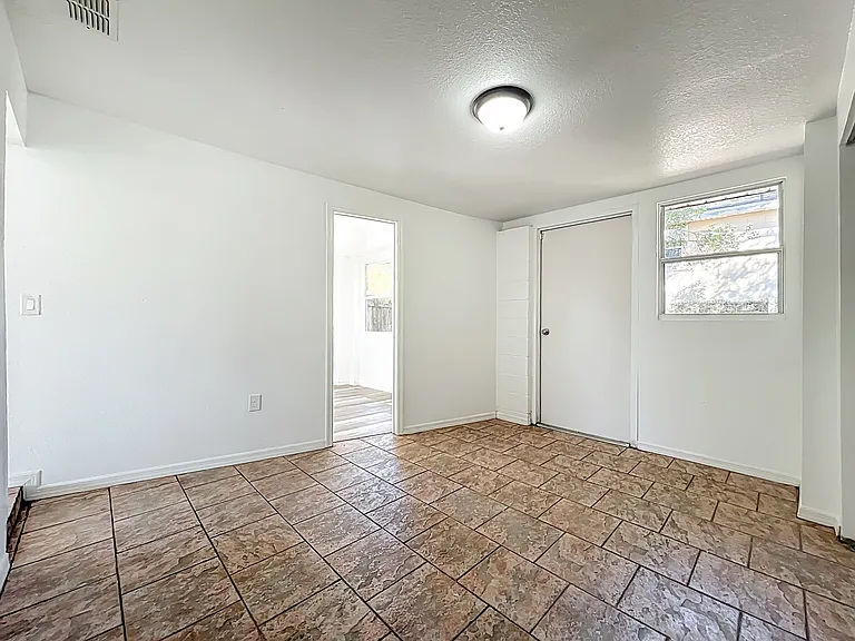 301 E Atwater Ave — Photo 17