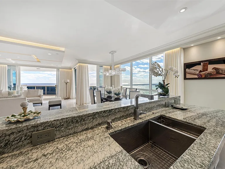 3200 N Ocean Blvd #2310 — Photo 15