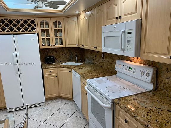 4th image of 6039 Collins Ave APT 505