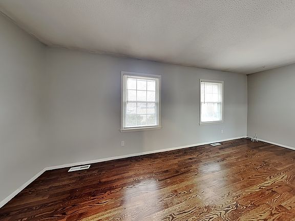 5th image of 11707 Fremont Ave