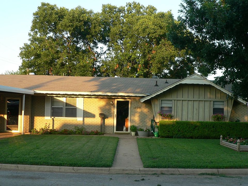 Front showing new glass doors installed 2008