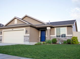 937 N Fox Hollow Dr, North Salt Lake, UT 84054