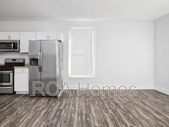 3rd image of 1112 Pleasant St Unit 2
