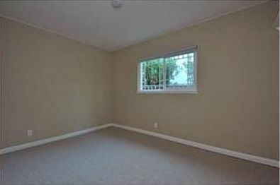 3rd image of 923 Maclay Dr