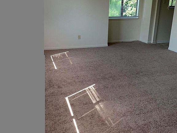 5th image of 460 Lenney Dr APT 4