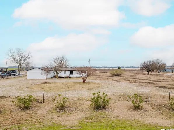 1814 BROADHEAD RD, Waxahachie, TX 75165
