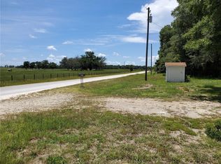 15991 E Levy St, Williston, FL 32696