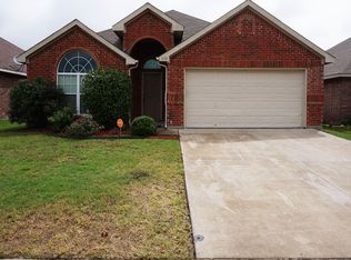 310 Creekside Way, Waxahachie, TX 75165