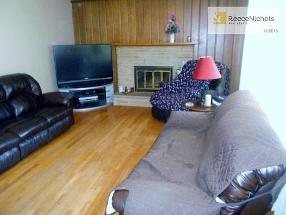 3rd image of 7516 Arlington Ave