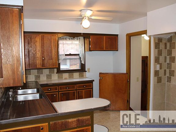 4th image of 4326 W 138th St
