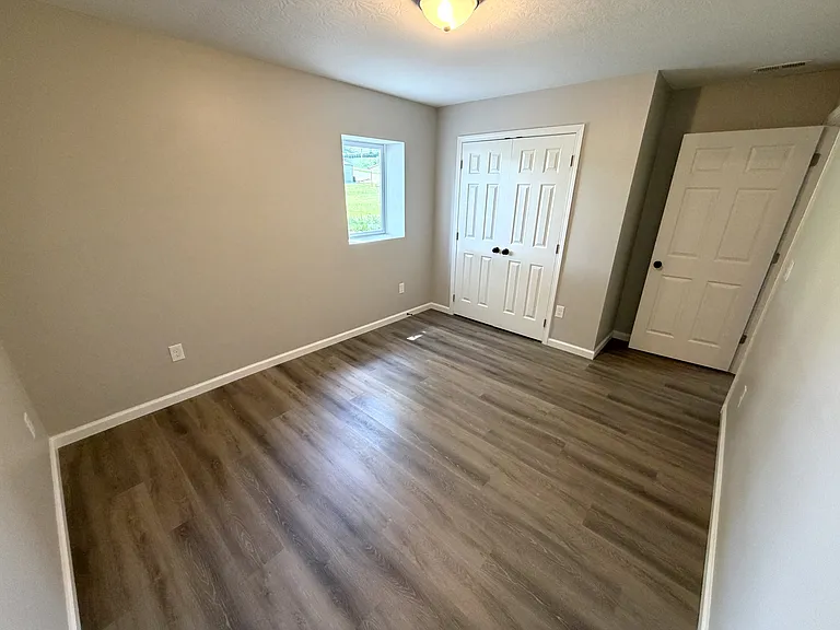 111 Losey St — Photo 8