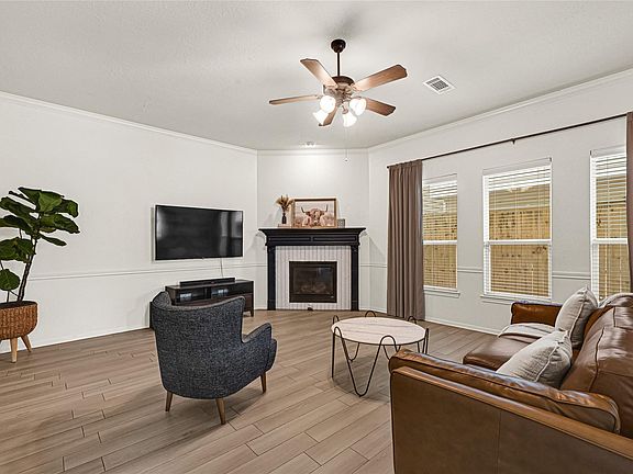 4th image of 2602 Shady Acres Ct