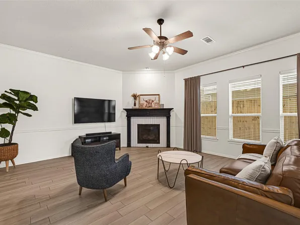 2602 Shady Acres Ct, Houston, TX 77008