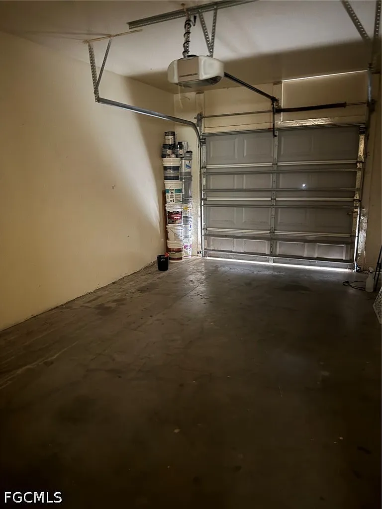 3 bed, 2.0 bath, 1200 sqft, $1,700 — Photo 4