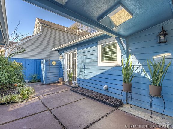 5th image of 10008 S Maplewood Ave