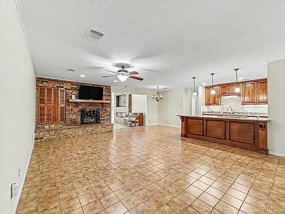 4th image of 120 Northgate Dr