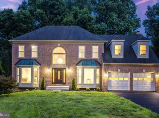 655 Old Hunt Way, Herndon, VA 20170