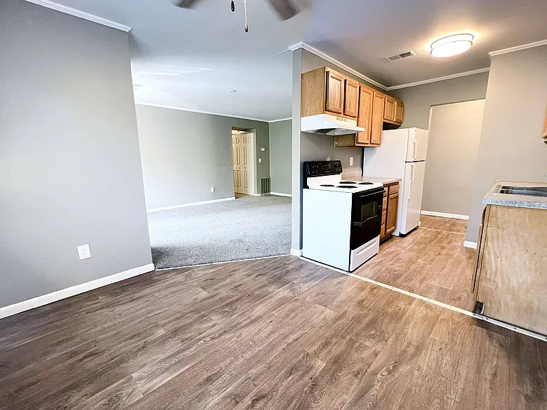 Sharondale Woods Apartments — Photo 101