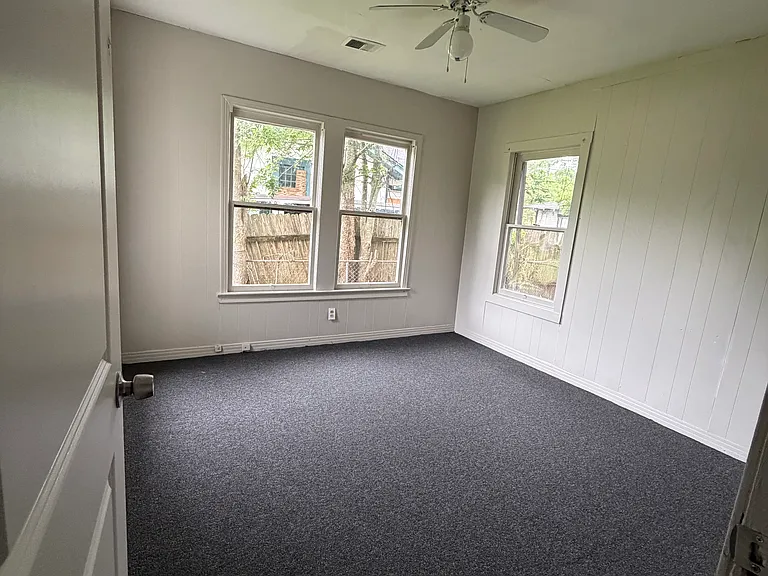 2210 Wilson St — Photo 4