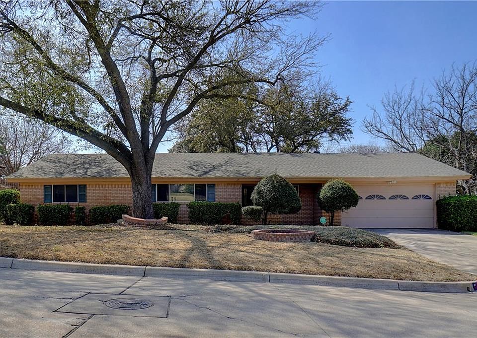 1st image of 8329 Doreen Ave