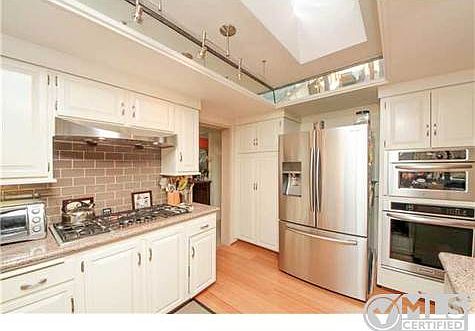 4th image of 6693 Bluefield Ct