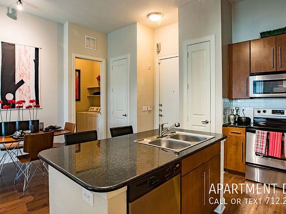 4th image of 1731 Crescent Plaza Dr #873