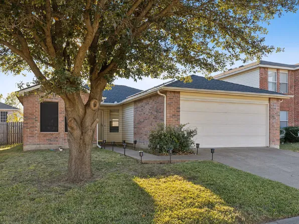 205 Crystalwood Dr, Mesquite, TX 75149