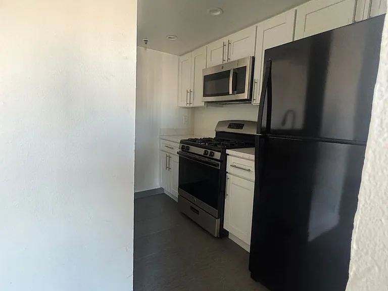 B & B Apartments — Photo 15