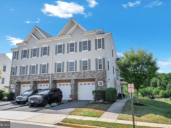 2nd image of 2826 Chinkapin Oak Ln #216