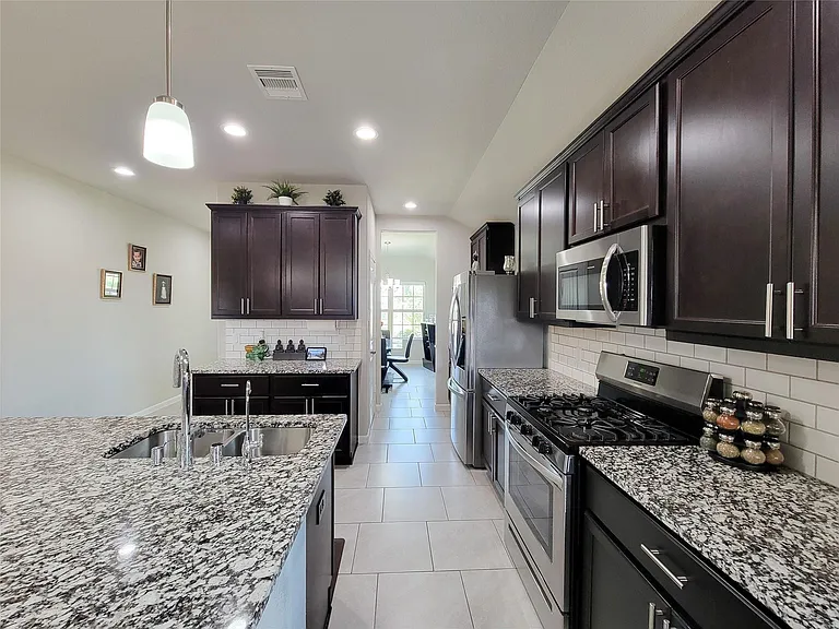 610 Autumn Flats Way — Photo 7