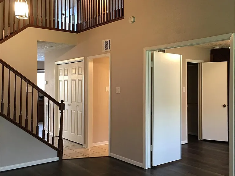 3010 Bee Cave Dr — Photo 2