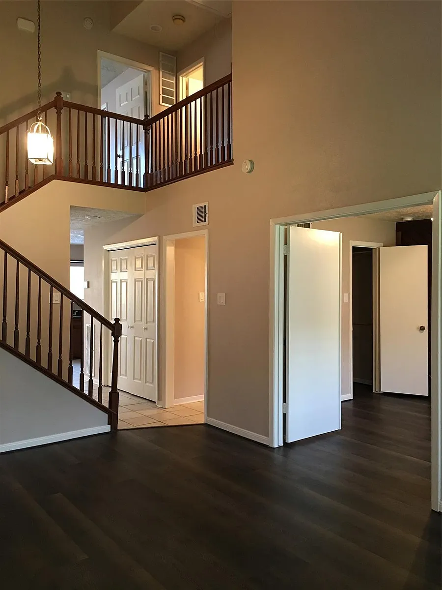 Building Photo - 3010 Bee Cave Dr
