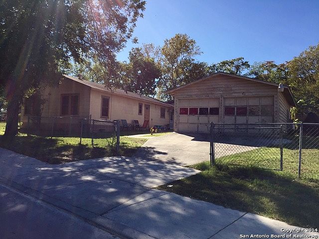 2nd image of 151 E Palfrey St