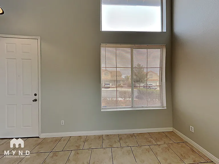 245 Farlin Cir — Photo 8