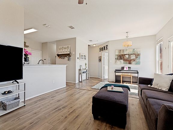 5th image of 11940 Gold Creek Dr E