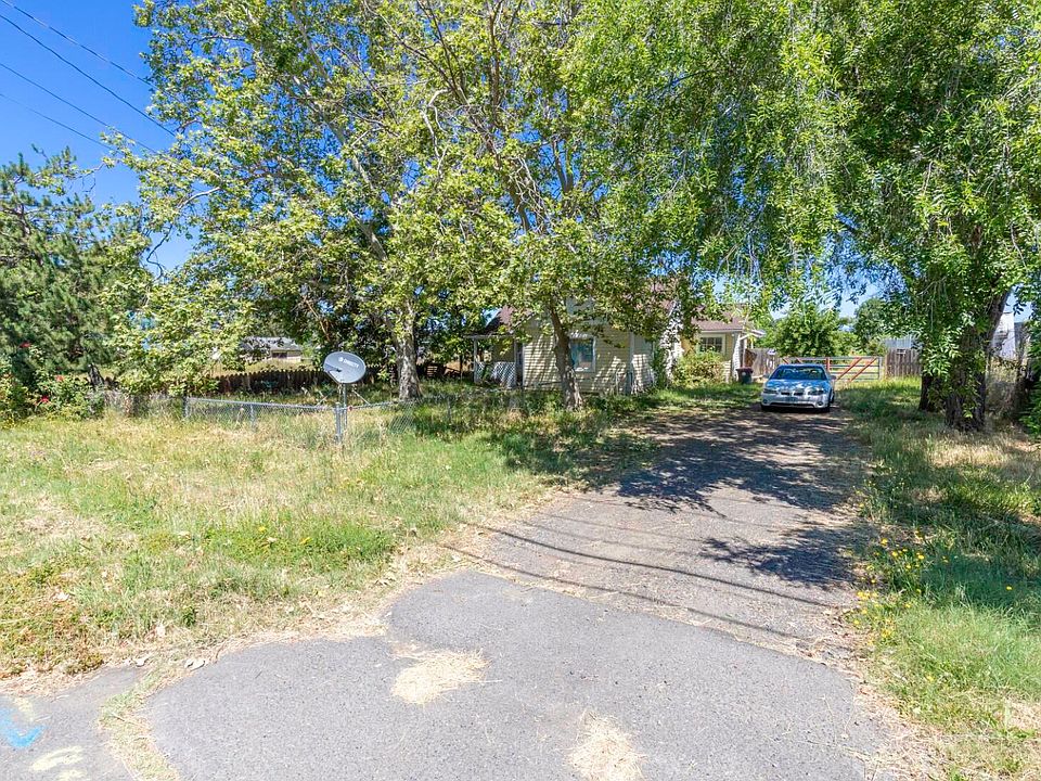 2nd image of 1938 W Stewart Ave