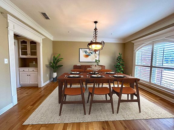5th image of 11 Woodfern Dr