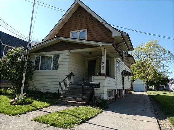 3rd image of 454 Schenck St